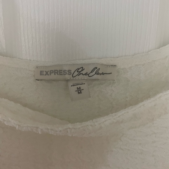 Express Crinkle Texture Top - Picture 4 of 5